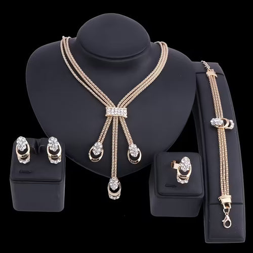 "Vattenfall" Lyxigt Smyckesset i Guldton med Kaskaddesign & Kristallstrass - 4 Delar